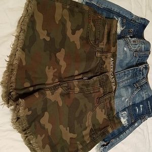 2 shorts uno es nuevo y el otro solo lo use una ve
